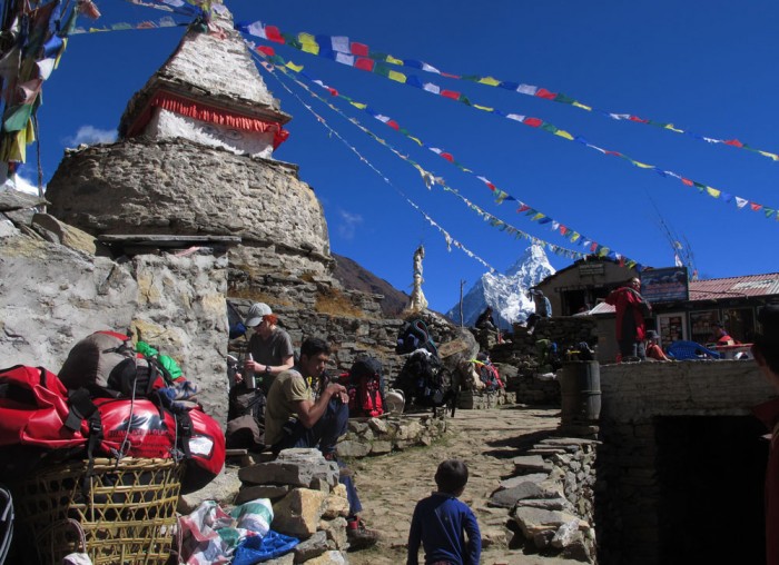 Breaktime on the Trail to Mt Everest