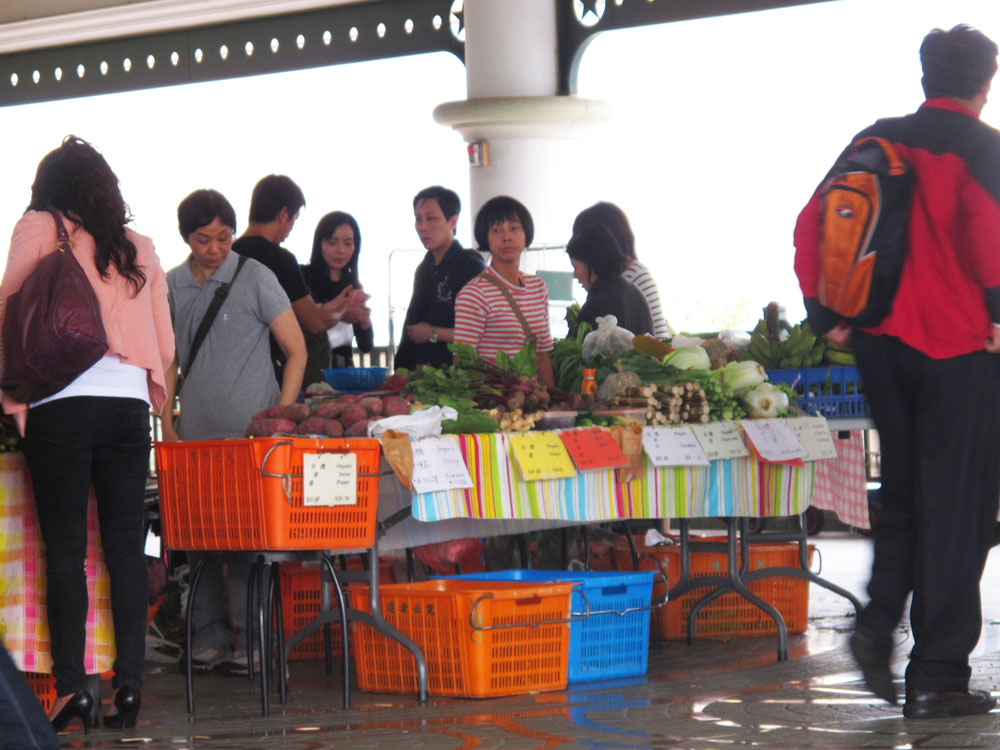 Market at the Hong Kong Pier