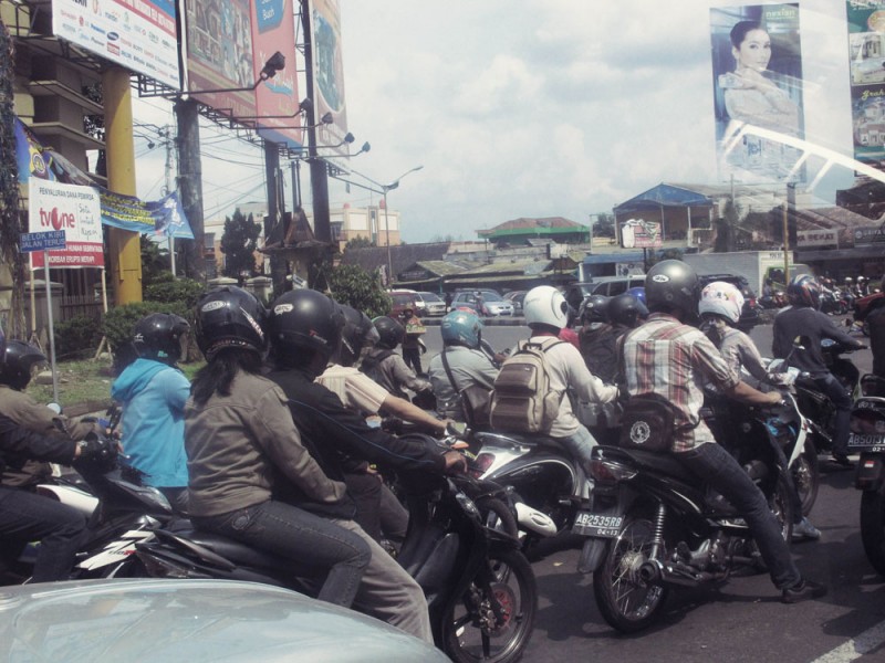 Traffic light in Yogyakarta Traffic light in Yogyakarta