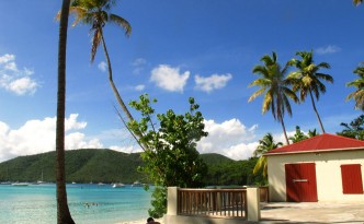 Maho Bay beach