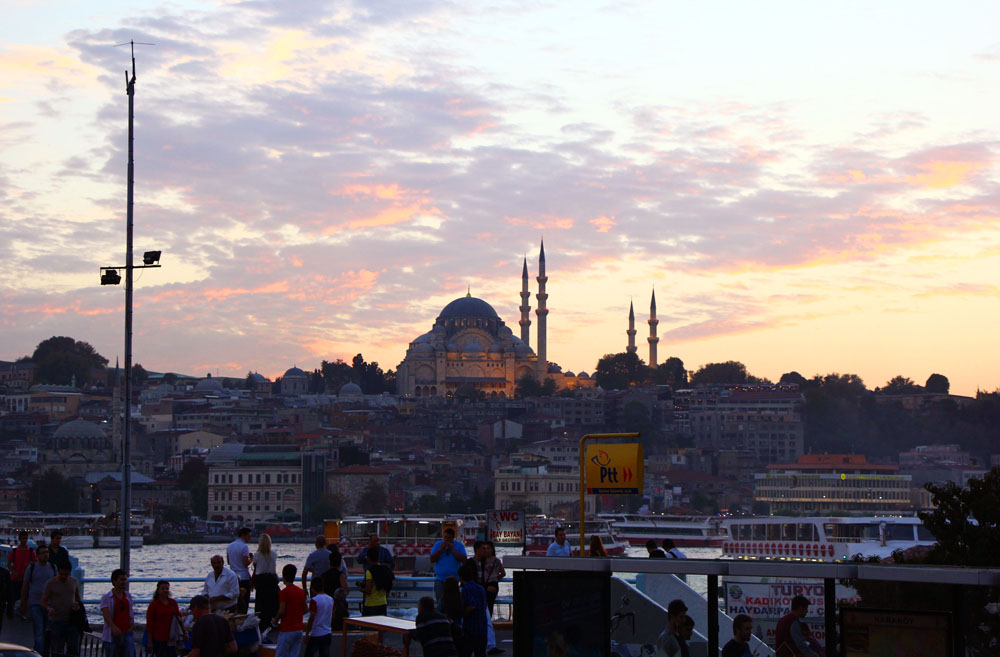 Sunset over Suleymaniye Mosque-istanbul
