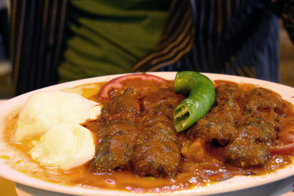 Iskender Kebap with yogurt and tomato sauce | Istanbul, Turkey