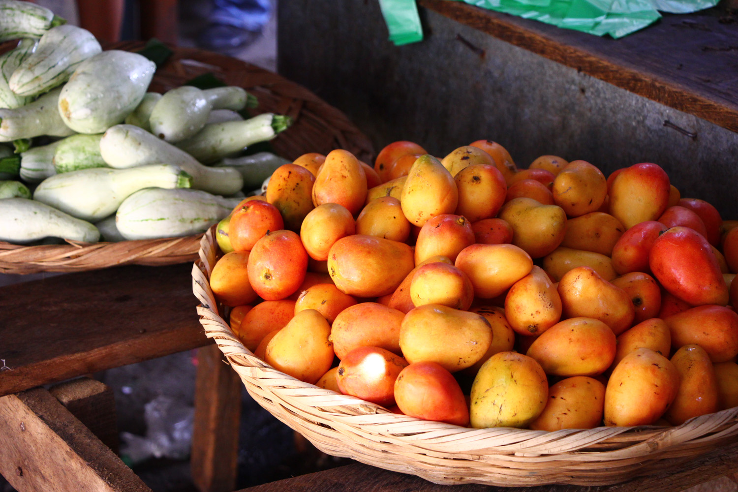 Mangoes at the Granada Central Market | Nicaragua