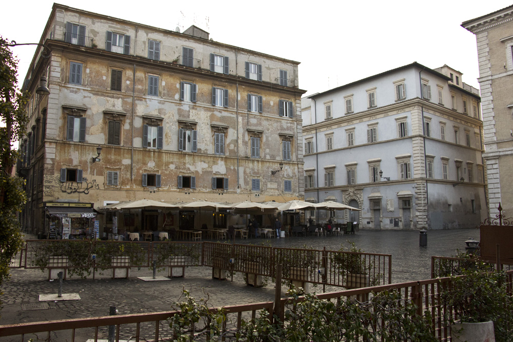 Piazza Santa Maria in Trastevere | Rome, Italy