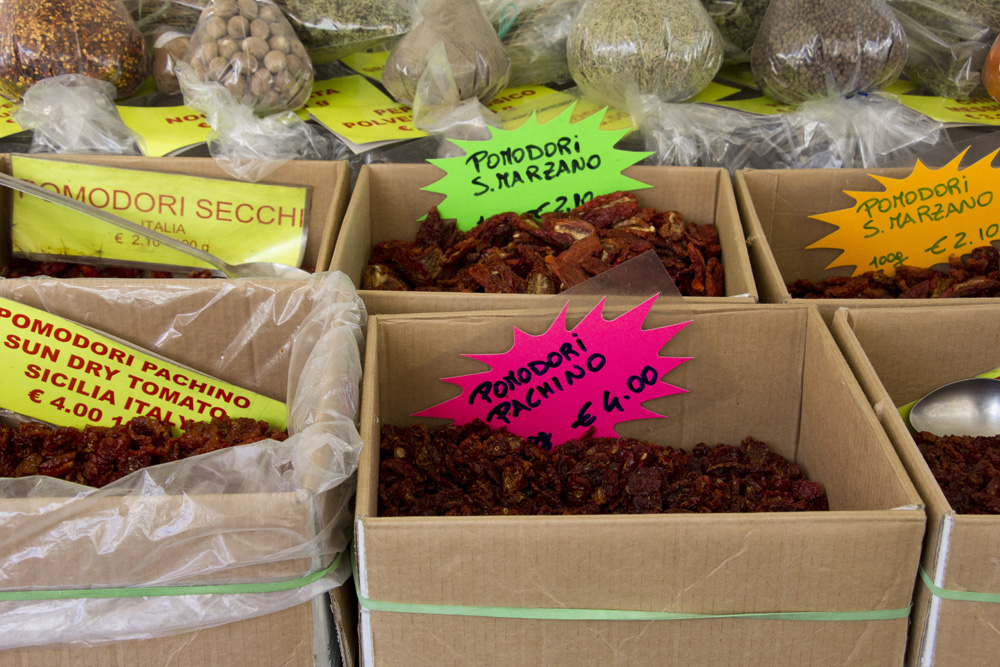 Sun dried tomatoes at Campo de Fiori | Rome, Italy