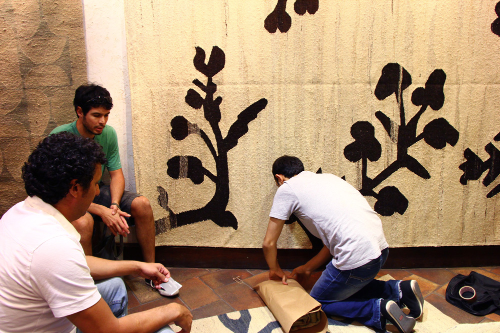 Folding carpet at Dhoku in the Grand Bazaar | Istanbul, Turkey