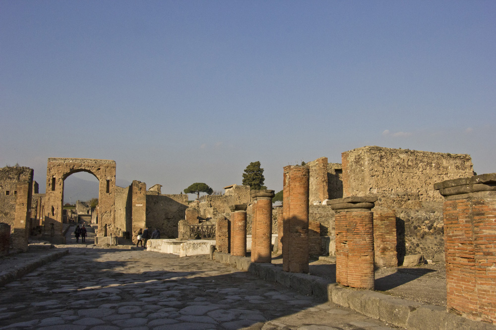 Arches and columns in the Forum | Pompeii, Italy