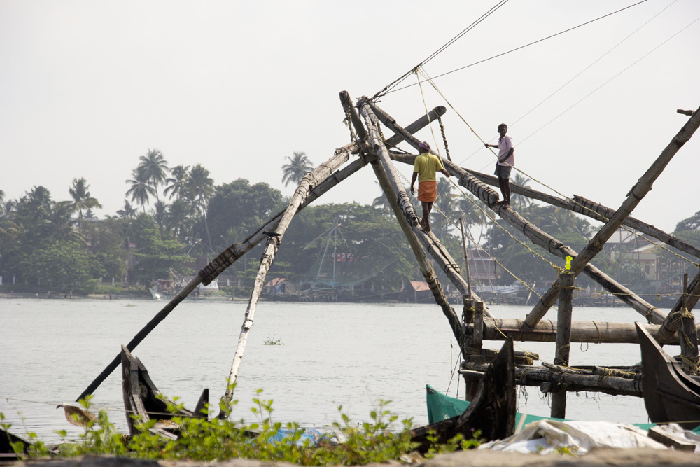 Weighing down the net system | Fort Cochin, India