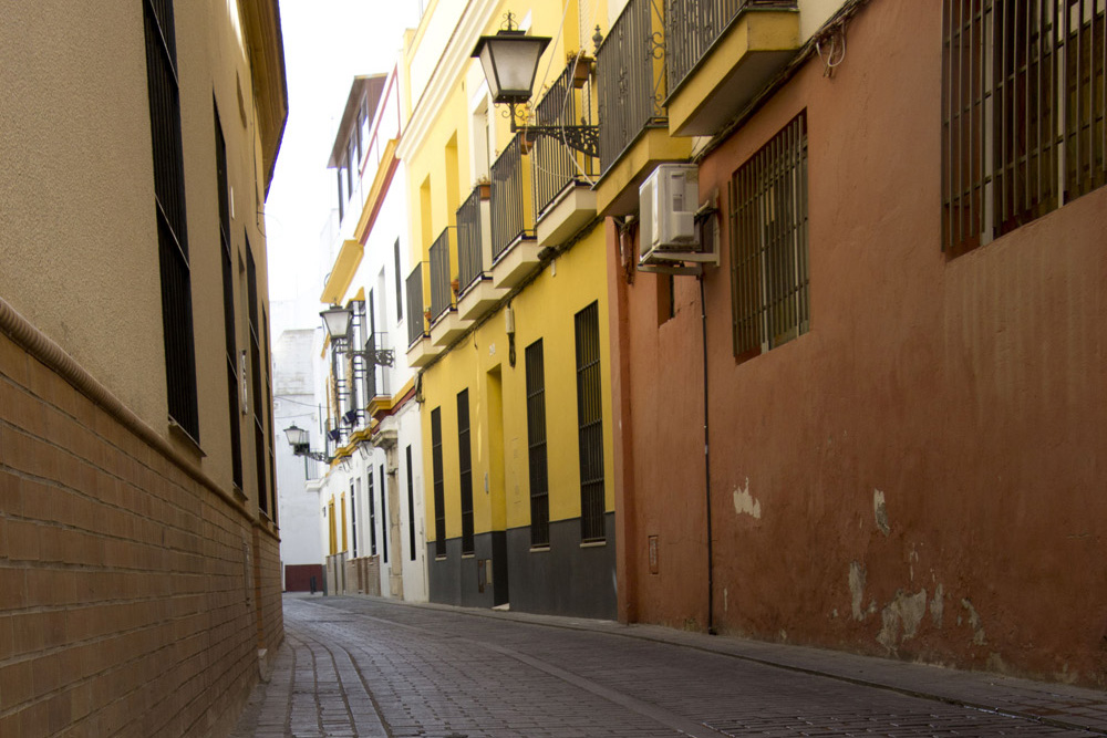 cobblestone-streets-triana-seville-spain
