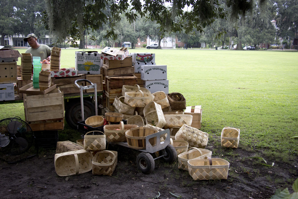 Farmers market baskets in Forsyth Park | Savannah, Georgia