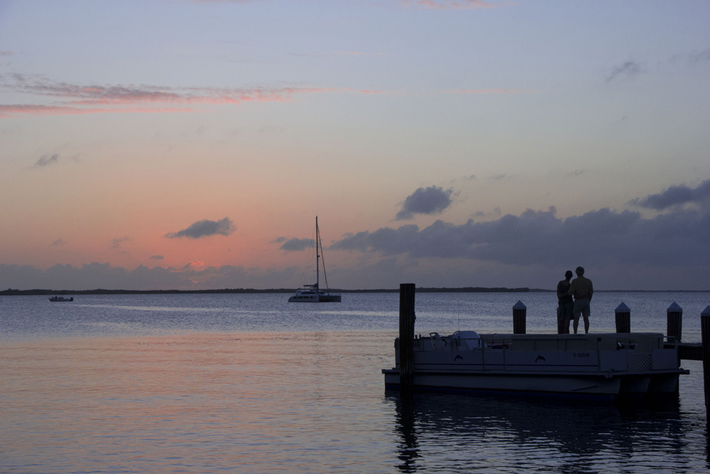 pink-blue-sunset-bay-key-largo-florida