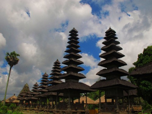 Mongwi Towers in color | Bali, Indonesia