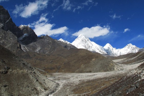 Himalayan desert pm the trek to Everest Base Camp | Nepal