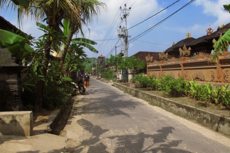 Main road | Nusa Lemobongan, Indonesia