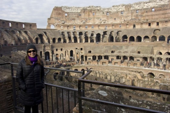 annie-windy-day-inside-colosseum-rome-italy