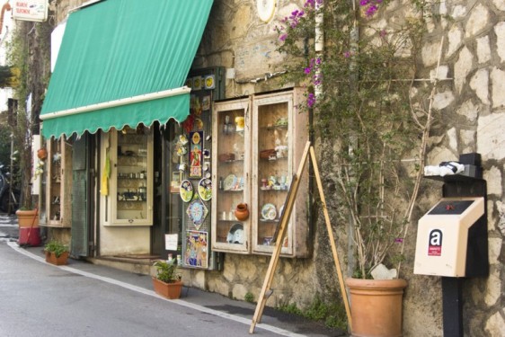 Shop with crafts | Positano, Italy
