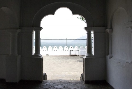 Scalloped archway | Dambulla Cave Temples, Sri Lanka