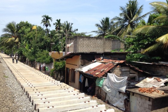 Shacks on the train tracks | Galle, Sri Lanka