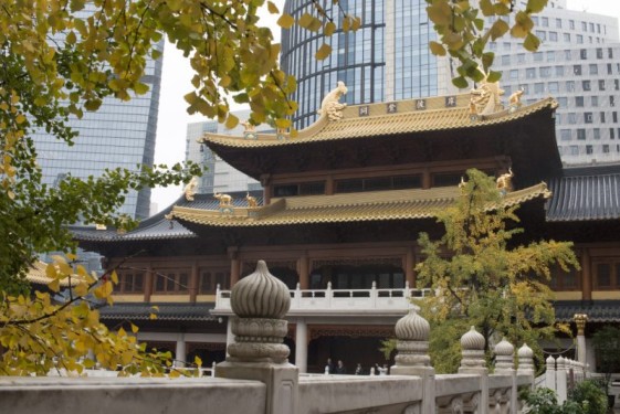 Old and new at Jing An Temple | Shanghai, China