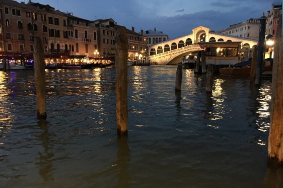 Rialto bridge at night | Venice, Italy
