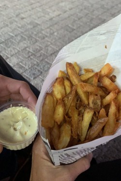 frites-mayo-brussels-belgium