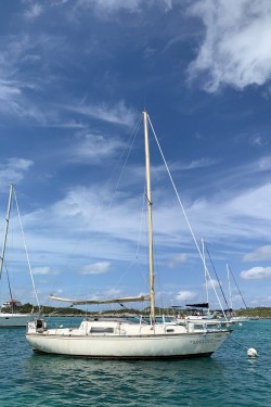 sailboat-stocking-island-exuma-bahamas