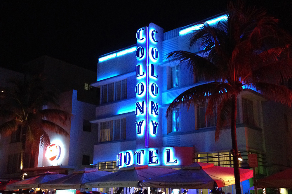 Neon lights | Miami, Florida-featured